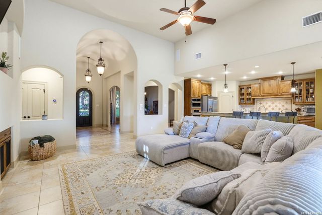 8803 TUSCAN HILLS DR, San Antonio, TX 78266