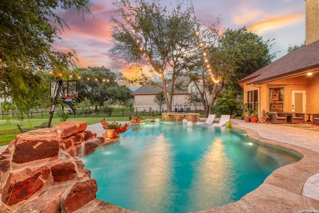 8803 TUSCAN HILLS DR, San Antonio, TX 78266