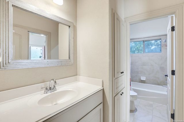 8803 TUSCAN HILLS DR, San Antonio, TX 78266
