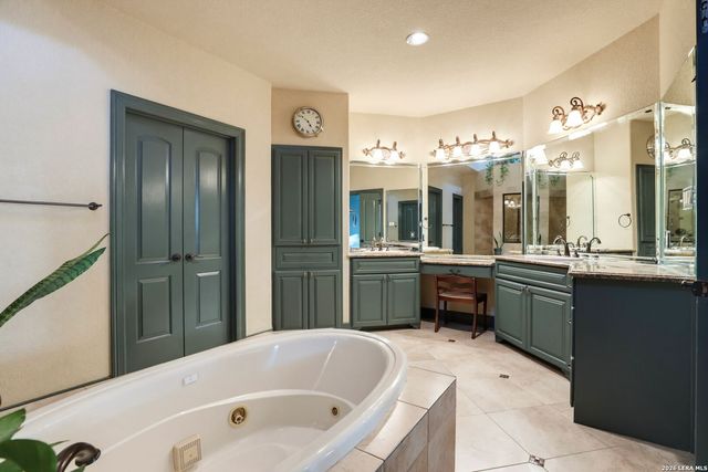8803 TUSCAN HILLS DR, San Antonio, TX 78266