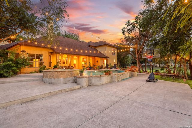 8803 TUSCAN HILLS DR, San Antonio, TX 78266