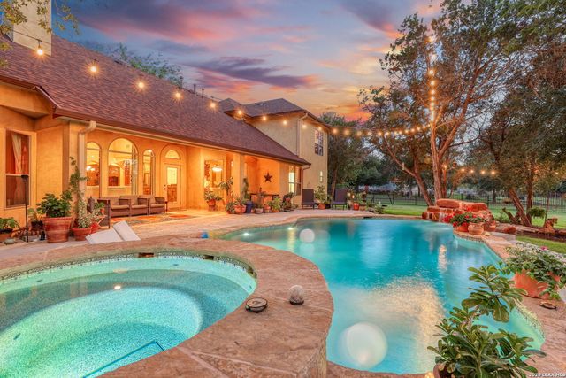 8803 TUSCAN HILLS DR, San Antonio, TX 78266