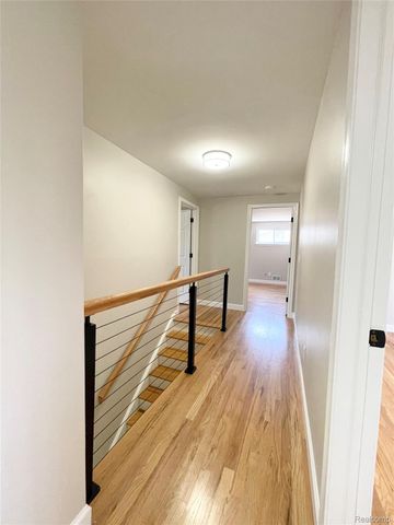 600 SEDGEFIELD Drive, Bloomfield Charter Township, MI 48304