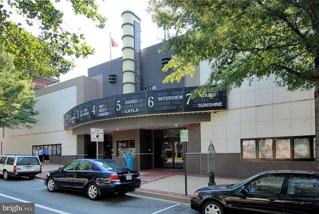 2406 S DINWIDDIE ST, Arlington, VA 22206