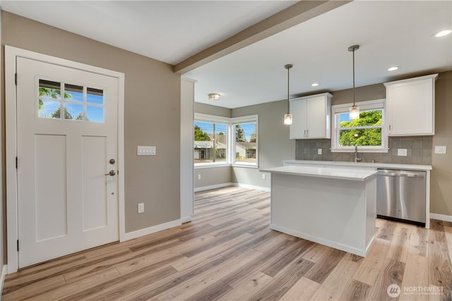 7611 27th Street W, Tacoma, WA 98466