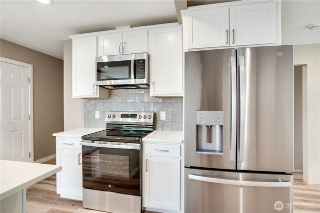 7611 27th Street W, Tacoma, WA 98466