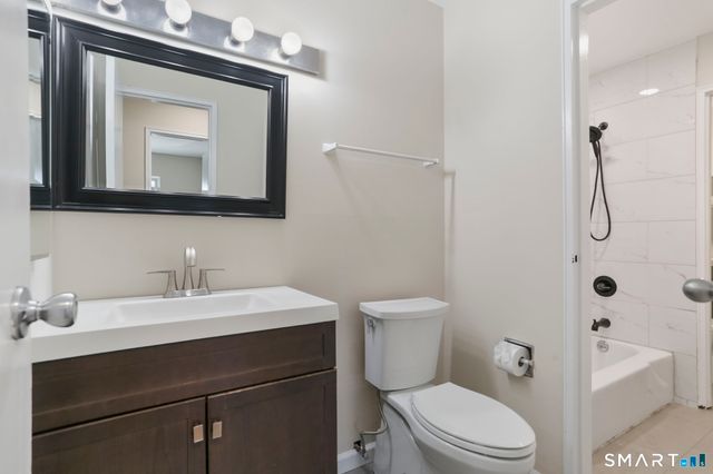 1070 New Haven Avenue 72, Milford, CT 06460