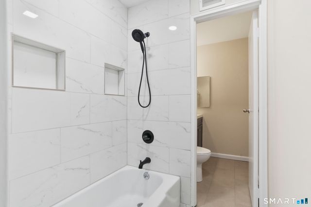 1070 New Haven Avenue 72, Milford, CT 06460