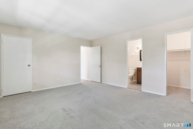 1070 New Haven Avenue 72, Milford, CT 06460