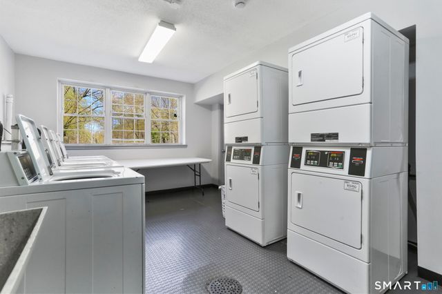 1070 New Haven Avenue 72, Milford, CT 06460