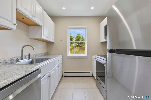 1070 New Haven Avenue 72, Milford, CT 06460