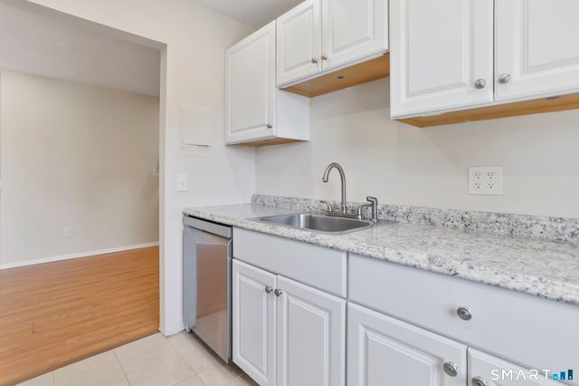 1070 New Haven Avenue 72, Milford, CT 06460