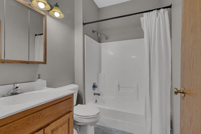 212 3rd Avenue N, Sauk Rapids, MN 56379