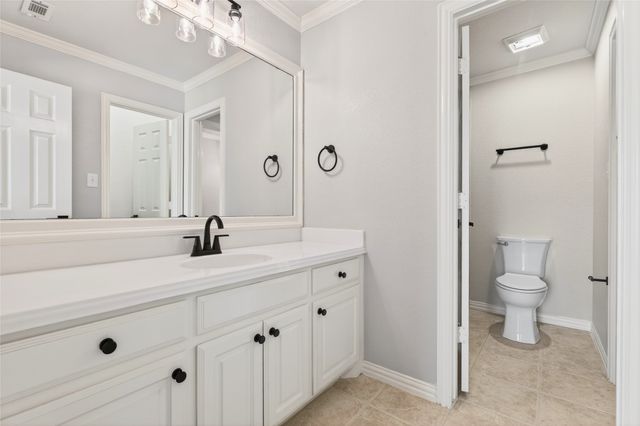 8232 Fenwick Drive, North Richland Hills, TX 76182