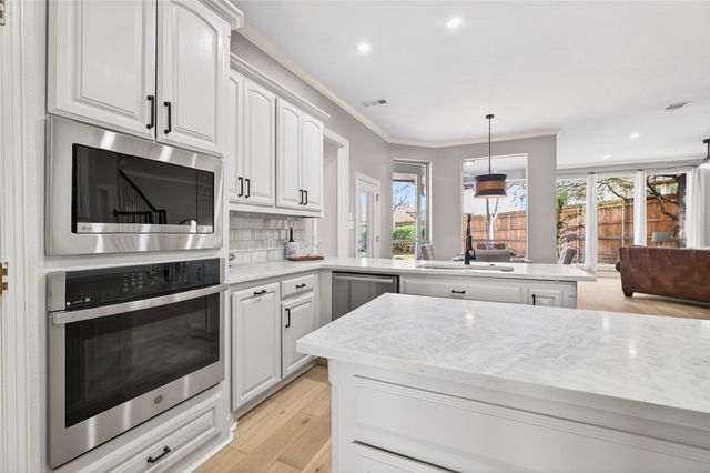 8232 Fenwick Drive, North Richland Hills, TX 76182