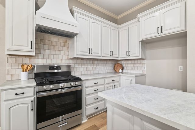 8232 Fenwick Drive, North Richland Hills, TX 76182