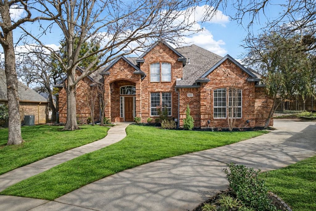 8232 Fenwick Drive, North Richland Hills, TX 76182
