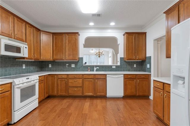 315 Lewisburg Drive, Mcdonough, GA 30253