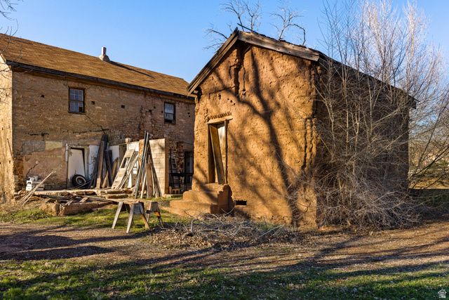 83 W 100 S, Virgin, UT 84779