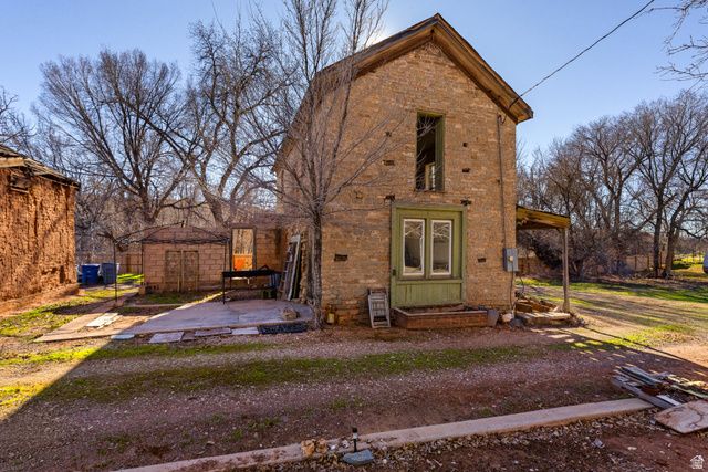 83 W 100 S, Virgin, UT 84779