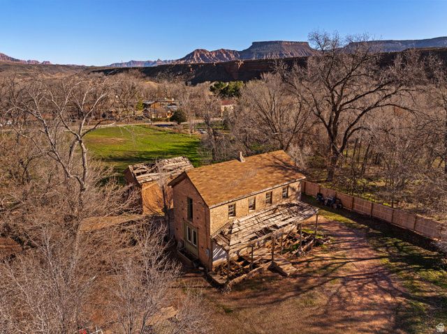 83 W 100 S, Virgin, UT 84779