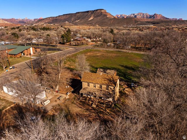 83 W 100 S, Virgin, UT 84779