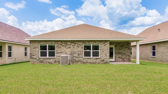 8033 Fir Tree Drive, Milton, FL 32583