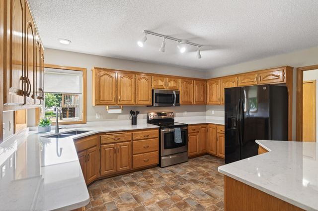 4514 Impatiens Avenue N, Brooklyn Park, MN 55443