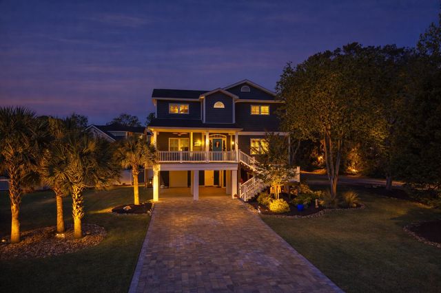 318 N Oak Dr., Surfside Beach, SC 29575