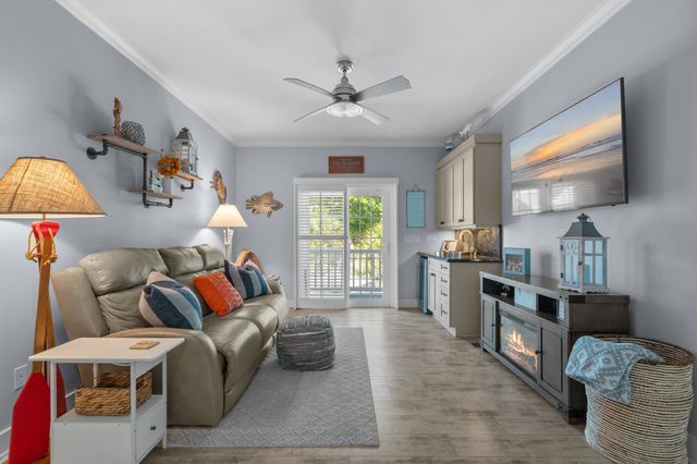 318 N Oak Dr., Surfside Beach, SC 29575