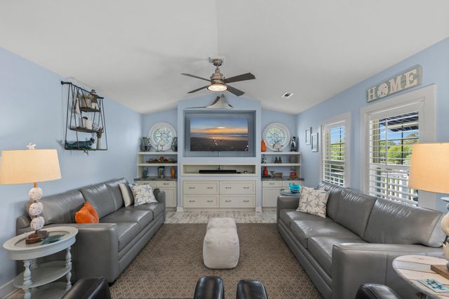 318 N Oak Dr., Surfside Beach, SC 29575