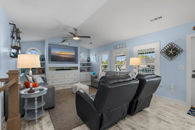 318 N Oak Dr., Surfside Beach, SC 29575