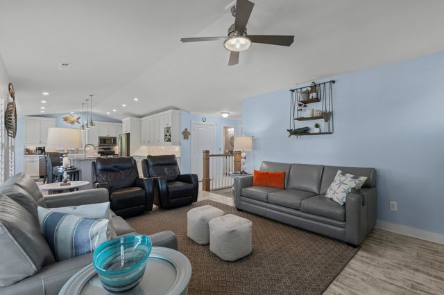 318 N Oak Dr., Surfside Beach, SC 29575