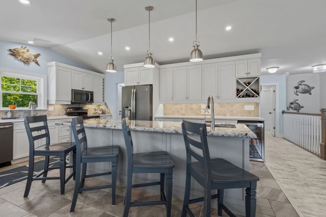 318 N Oak Dr., Surfside Beach, SC 29575