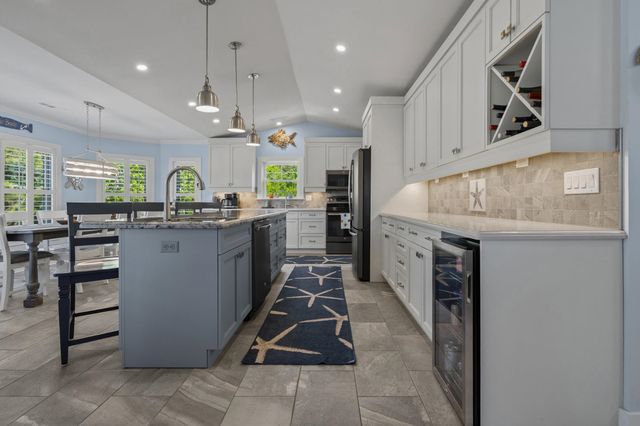 318 N Oak Dr., Surfside Beach, SC 29575