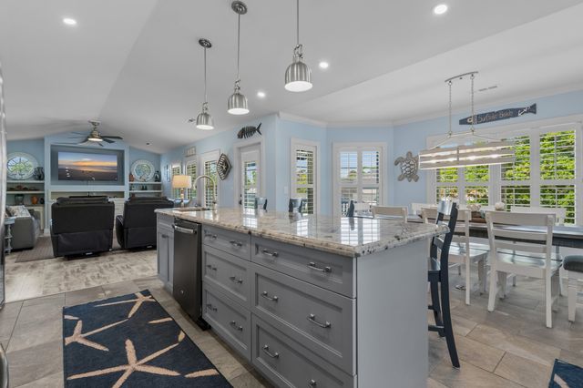 318 N Oak Dr., Surfside Beach, SC 29575