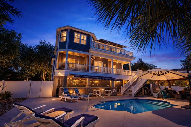 318 N Oak Dr., Surfside Beach, SC 29575