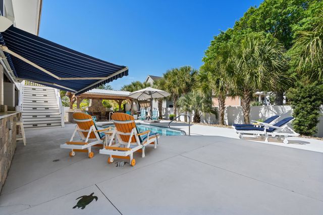 318 N Oak Dr., Surfside Beach, SC 29575