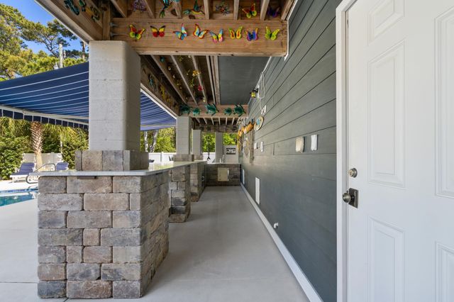 318 N Oak Dr., Surfside Beach, SC 29575