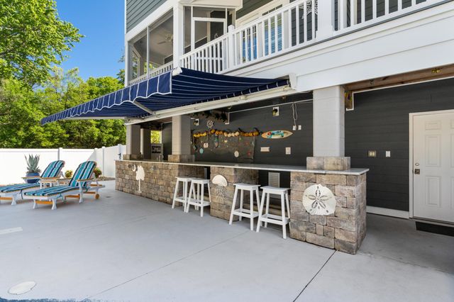 318 N Oak Dr., Surfside Beach, SC 29575