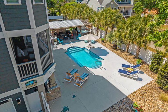 318 N Oak Dr., Surfside Beach, SC 29575