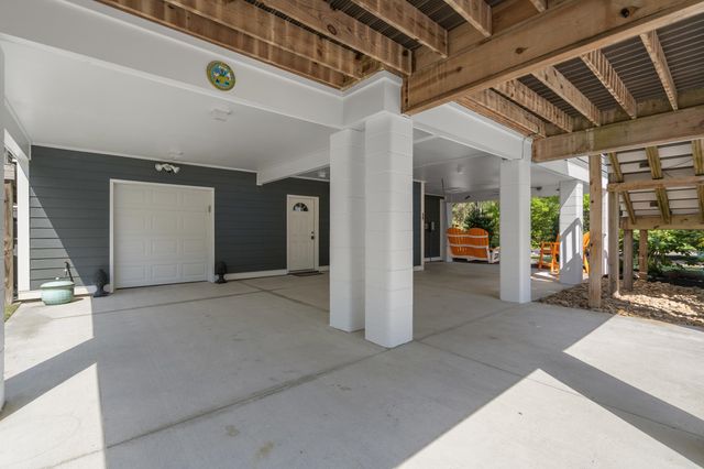 318 N Oak Dr., Surfside Beach, SC 29575