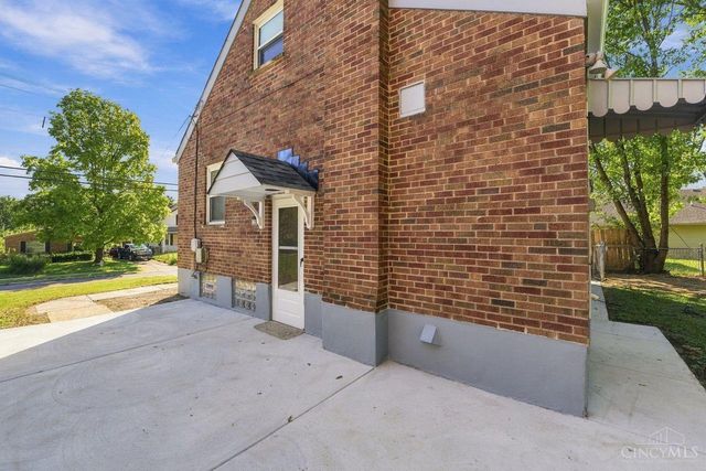 555 Greenwell Avenue, Delhi Twp, OH 45238
