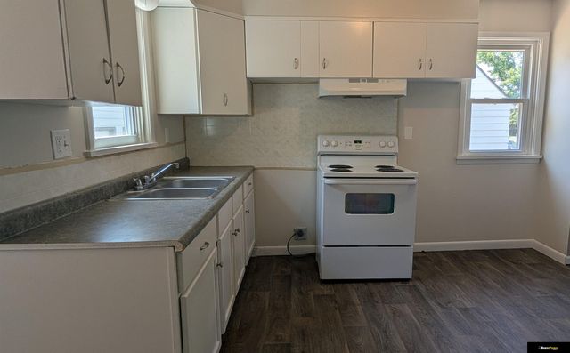 409 W 30 Avenue, Bellevue, NE 68005