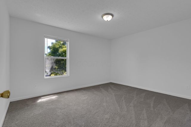 2243 Golden Leaf Lane, Columbus, OH 43223