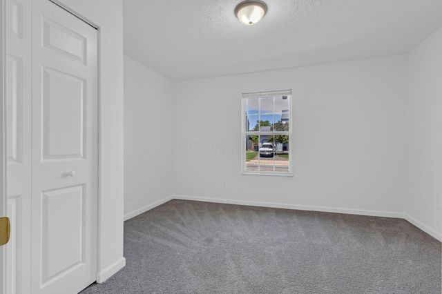 2243 Golden Leaf Lane, Columbus, OH 43223