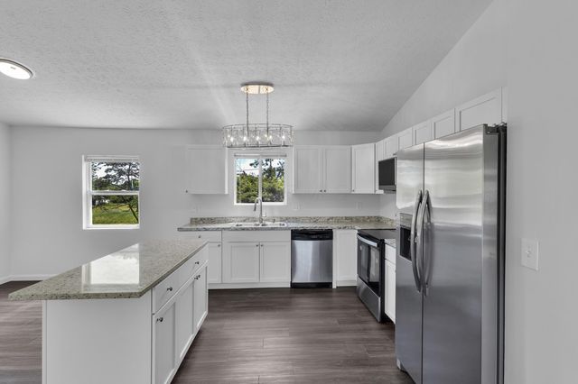 2243 Golden Leaf Lane, Columbus, OH 43223