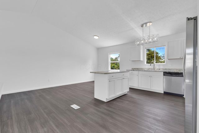 2243 Golden Leaf Lane, Columbus, OH 43223