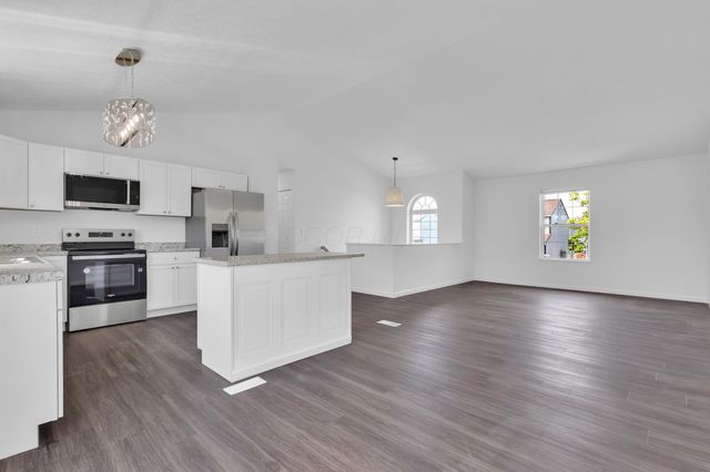 2243 Golden Leaf Lane, Columbus, OH 43223