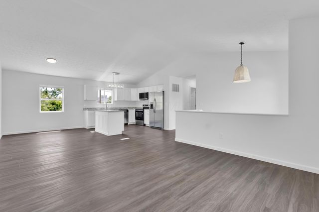 2243 Golden Leaf Lane, Columbus, OH 43223